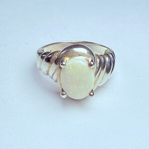 .85 CT White Fire Opal Cabochon Solitaire Sterling Silver 925 Vintage Ring
